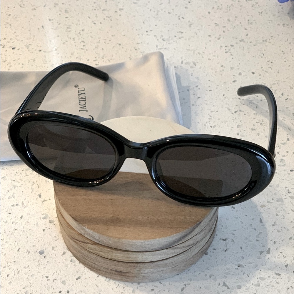 New Black Retro Cateye Sunglasses